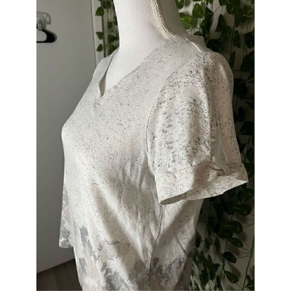 Aventura Gray Shaded Organic Cotton V-Neck Short Sleeve Top Size Small - Picture 3 of 6